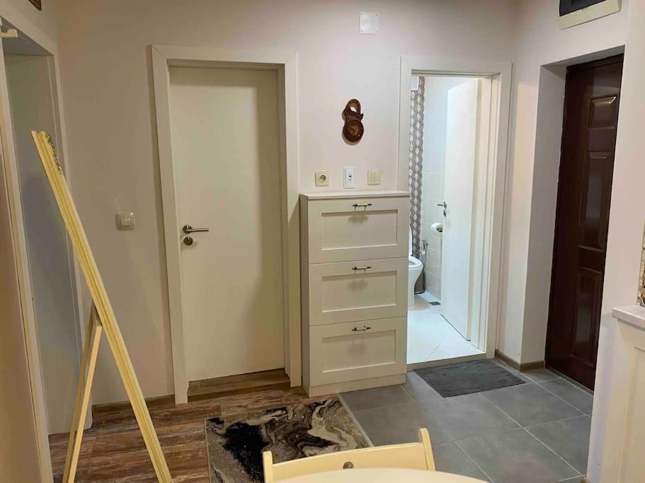 Stylish Magenta Apartment - Terrace & Free Parking Sofia Ngoại thất bức ảnh