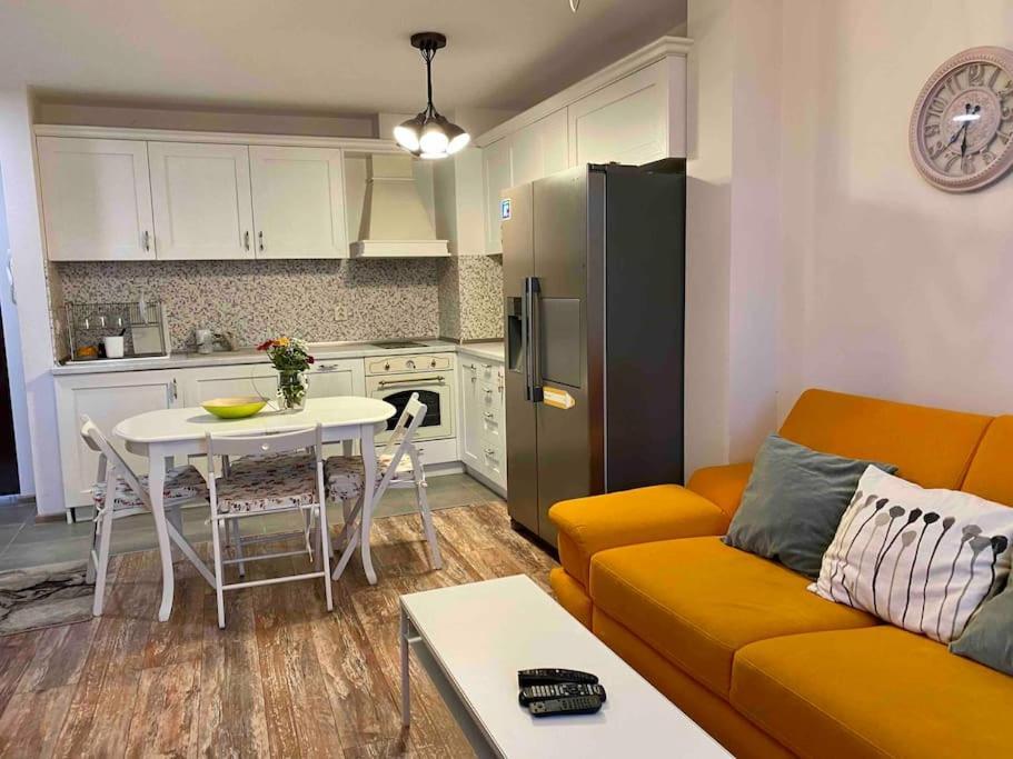 Stylish Magenta Apartment - Terrace & Free Parking Sofia Ngoại thất bức ảnh